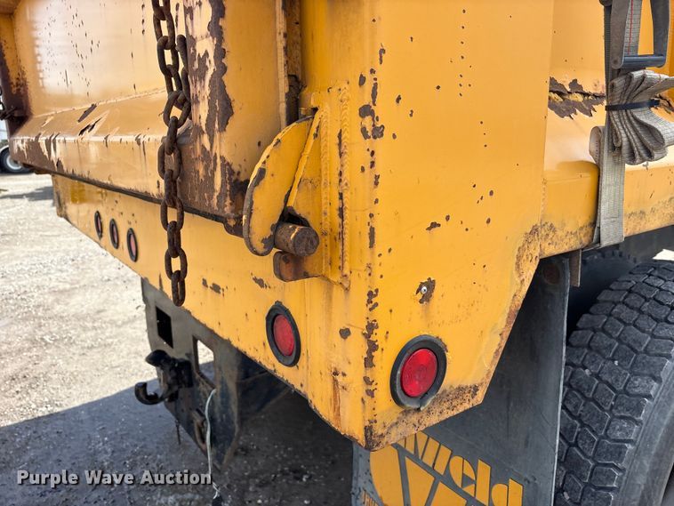 image for item FK1299 1998 International 4900 dump truck