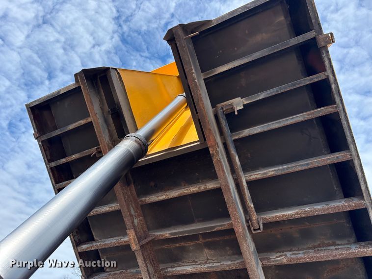 image for item FK1299 1998 International 4900 dump truck