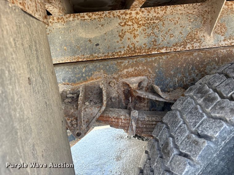 image for item FK1299 1998 International 4900 dump truck