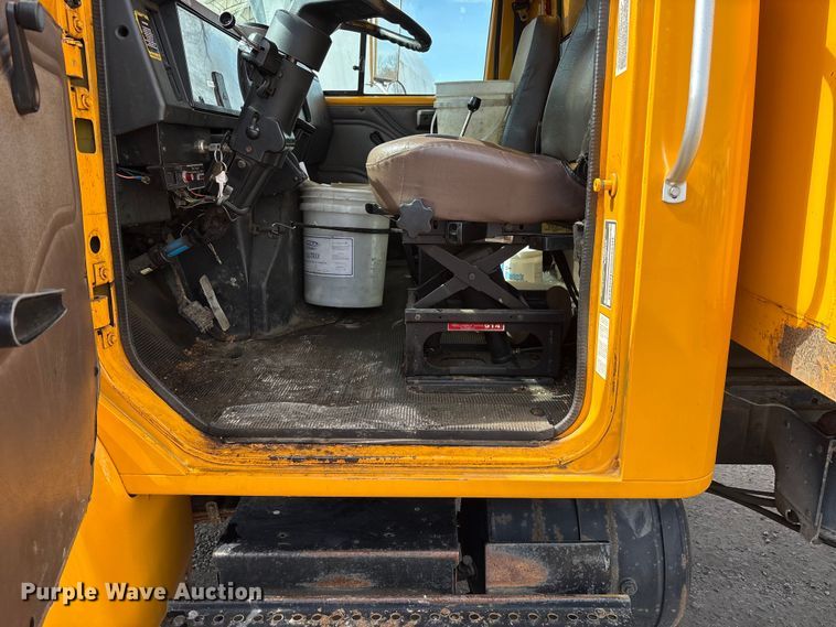 image for item FK1299 1998 International 4900 dump truck