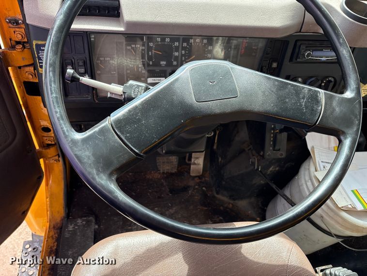 image for item FK1299 1998 International 4900 dump truck