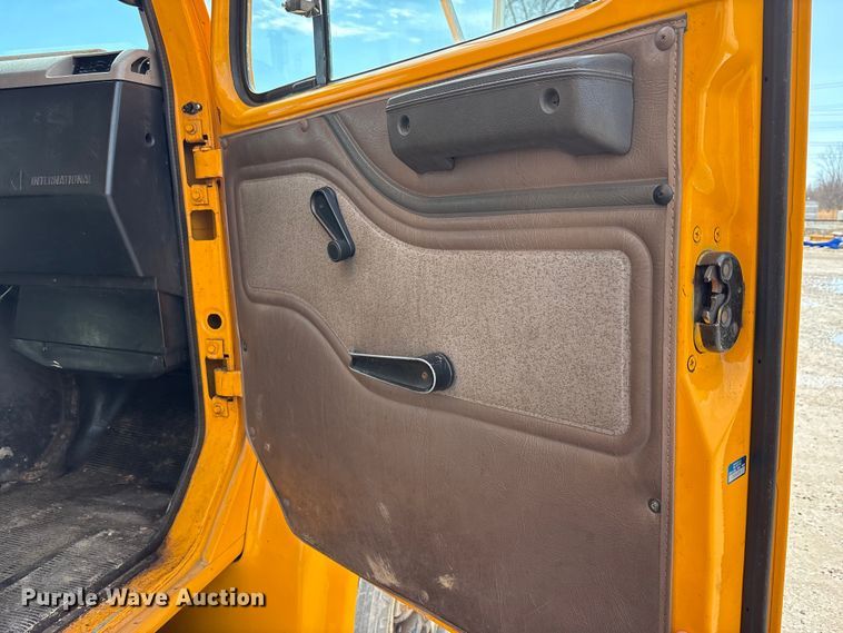 image for item FK1299 1998 International 4900 dump truck