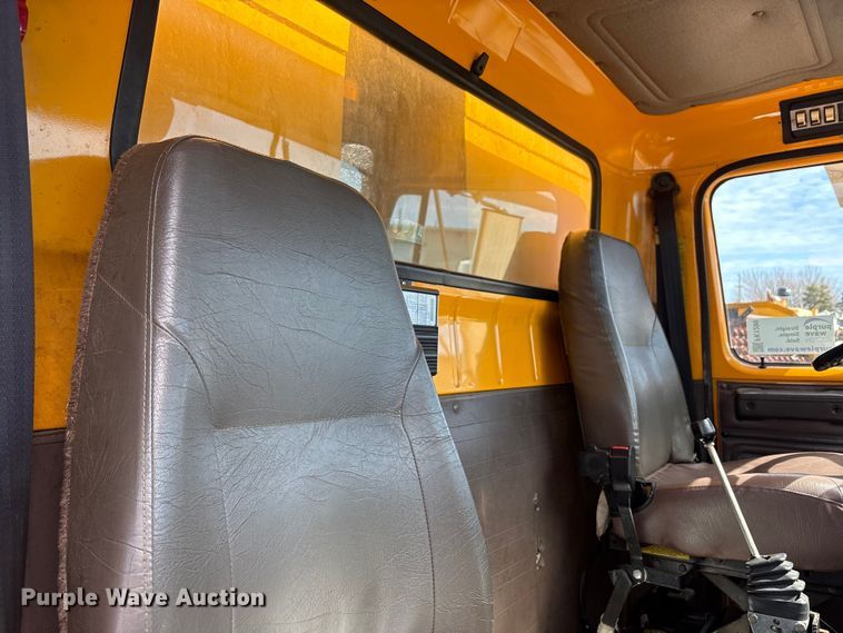 image for item FK1299 1998 International 4900 dump truck