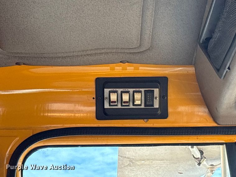 image for item FK1299 1998 International 4900 dump truck