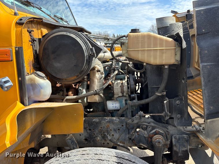 image for item FK1299 1998 International 4900 dump truck