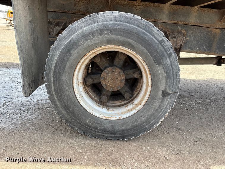 image for item FK1299 1998 International 4900 dump truck