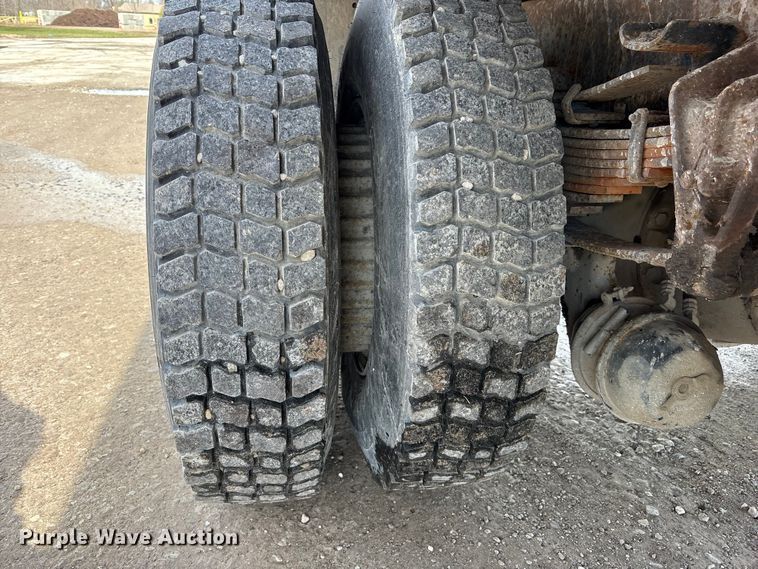 image for item FK1299 1998 International 4900 dump truck