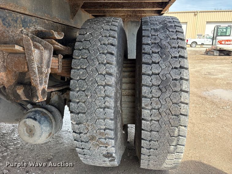 image for item FK1299 1998 International 4900 dump truck