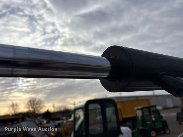 image for item FK1300 2008 Bobcat 331G mini excavator