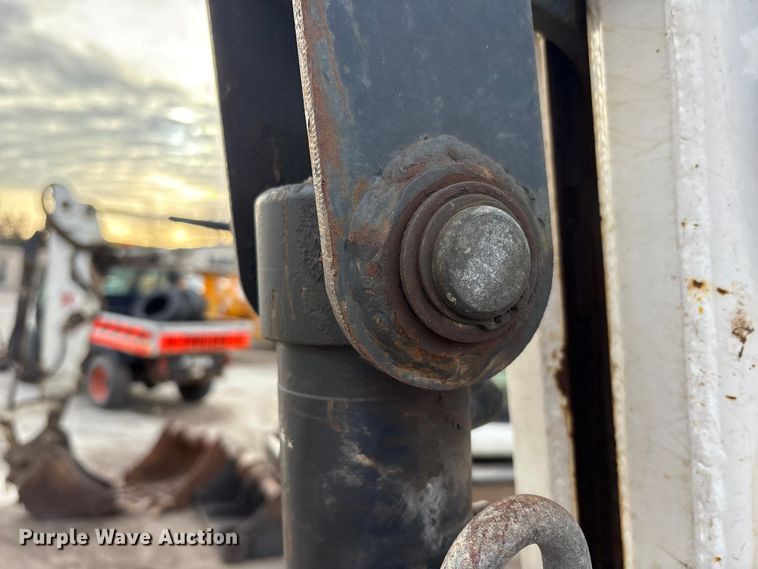 image for item FK1300 2008 Bobcat 331G mini excavator