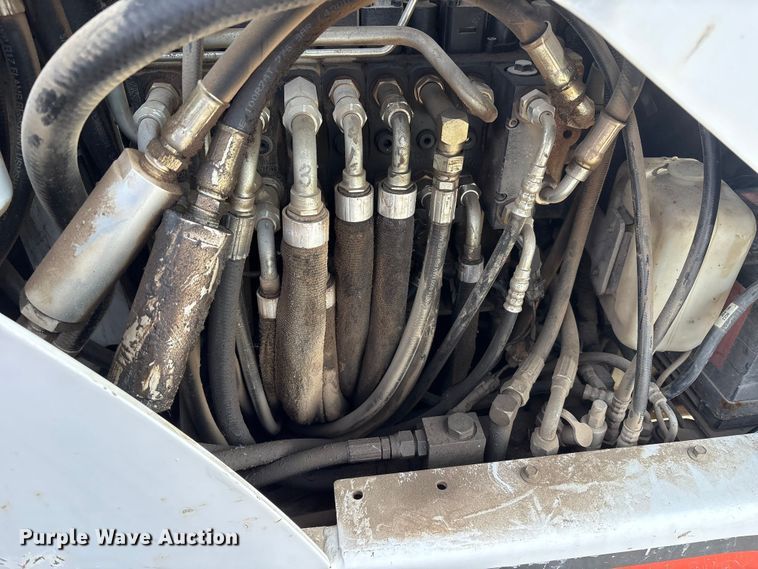 image for item FK1301 2002 Bobcat 331E*D mini excavator