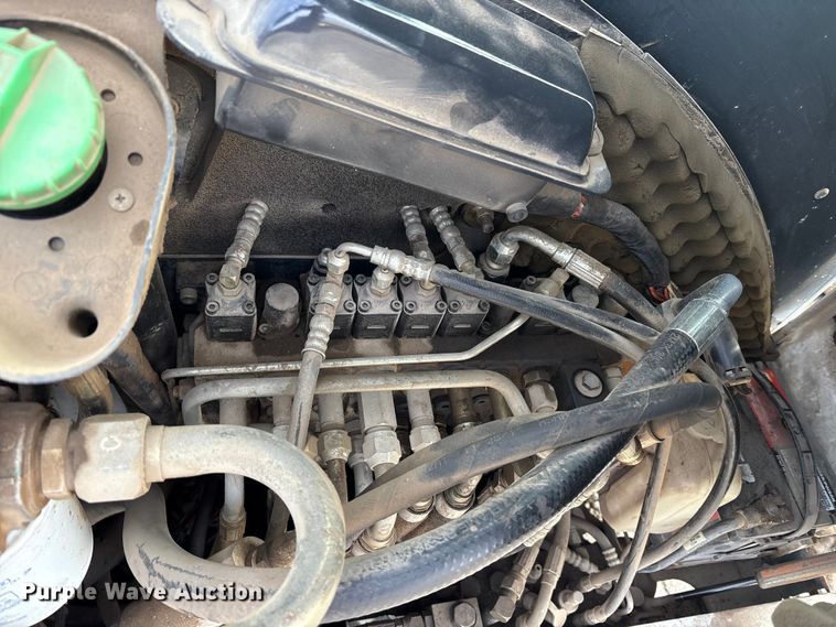 image for item FK1301 2002 Bobcat 331E*D mini excavator