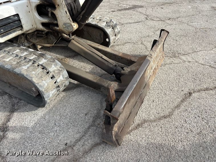 image for item FK1301 2002 Bobcat 331E*D mini excavator