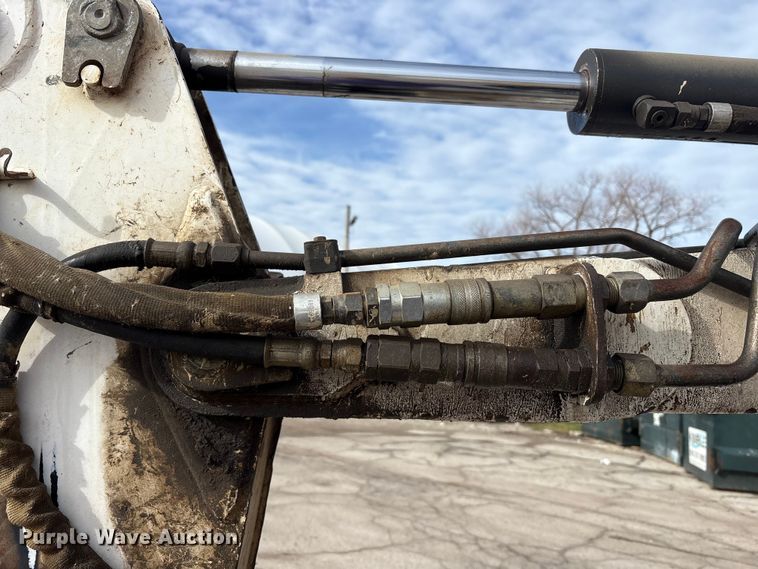 image for item FK1301 2002 Bobcat 331E*D mini excavator