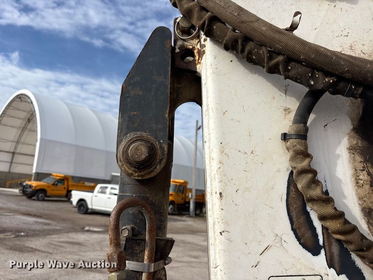 image for item FK1301 2002 Bobcat 331E*D mini excavator