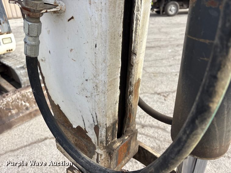 image for item FK1301 2002 Bobcat 331E*D mini excavator