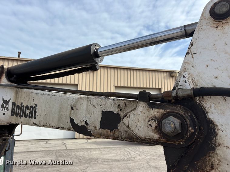 image for item FK1301 2002 Bobcat 331E*D mini excavator