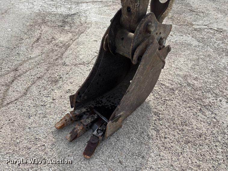 image for item FK1301 2002 Bobcat 331E*D mini excavator