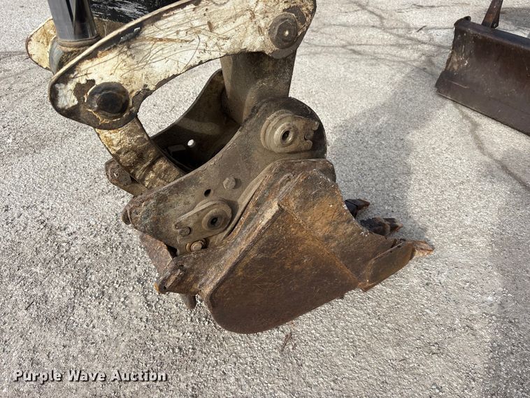 image for item FK1301 2002 Bobcat 331E*D mini excavator