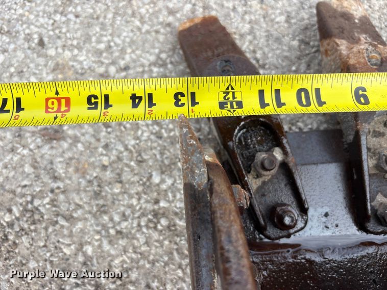 image for item FK1301 2002 Bobcat 331E*D mini excavator