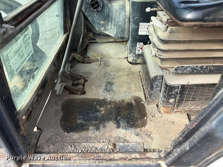 image for item FK1301 2002 Bobcat 331E*D mini excavator