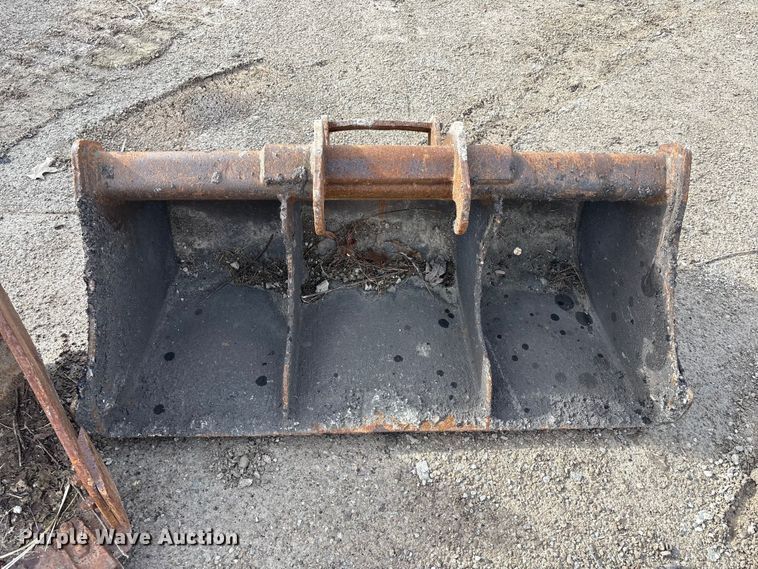 image for item FK1301 2002 Bobcat 331E*D mini excavator