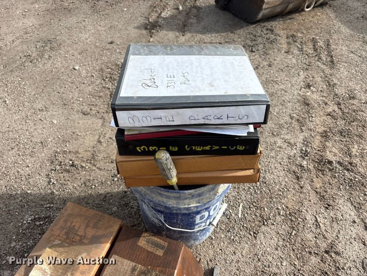 image for item FK1301 2002 Bobcat 331E*D mini excavator