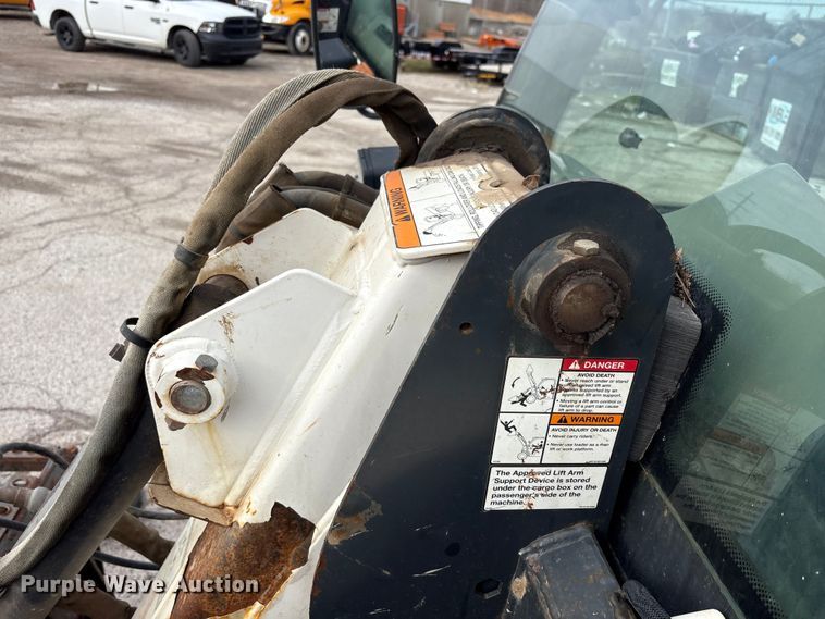 image for item FK1302 2004 Bobcat 5600 toolcat utility vehicle