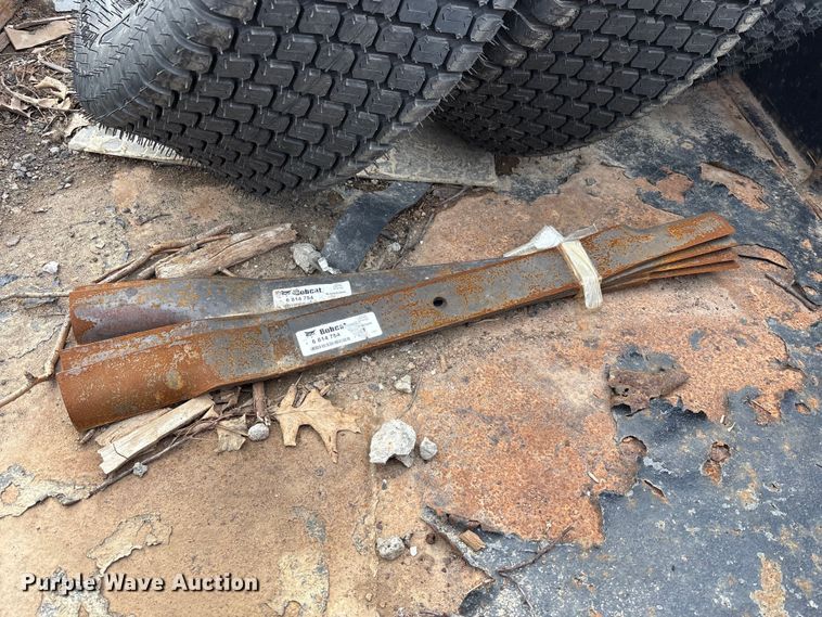 image for item FK1302 2004 Bobcat 5600 toolcat utility vehicle