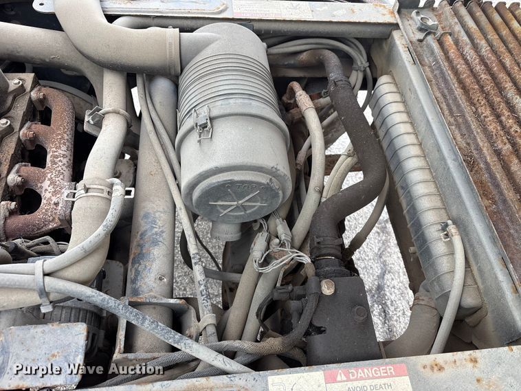 image for item FK1302 2004 Bobcat 5600 toolcat utility vehicle