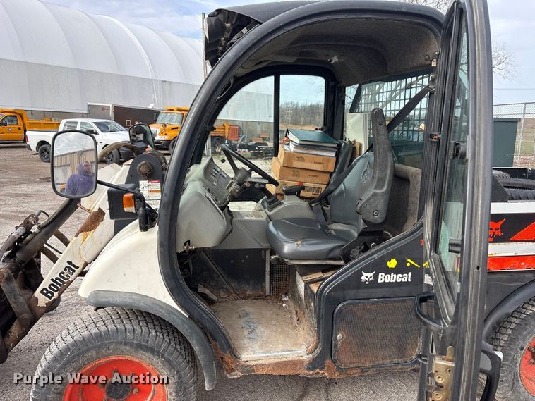 image for item FK1302 2004 Bobcat 5600 toolcat utility vehicle