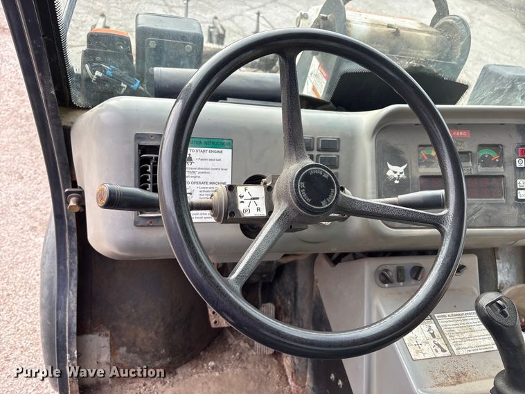 image for item FK1302 2004 Bobcat 5600 toolcat utility vehicle