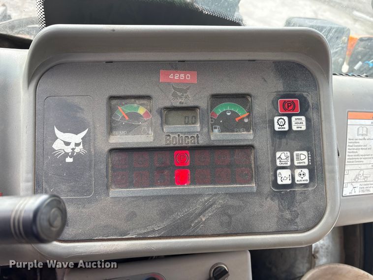 image for item FK1302 2004 Bobcat 5600 toolcat utility vehicle