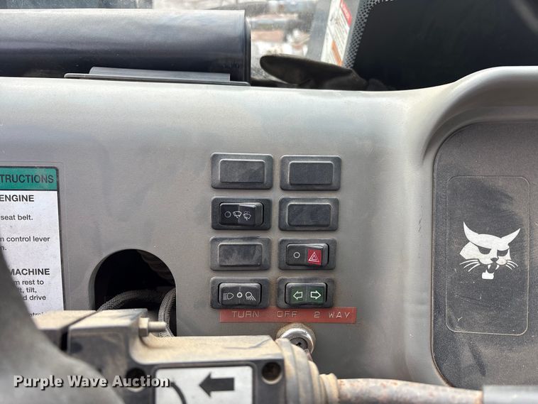 image for item FK1302 2004 Bobcat 5600 toolcat utility vehicle