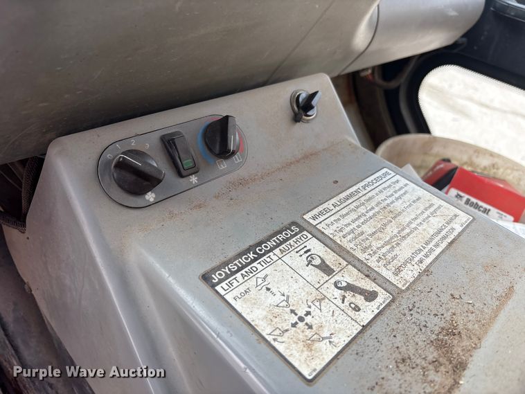 image for item FK1302 2004 Bobcat 5600 toolcat utility vehicle