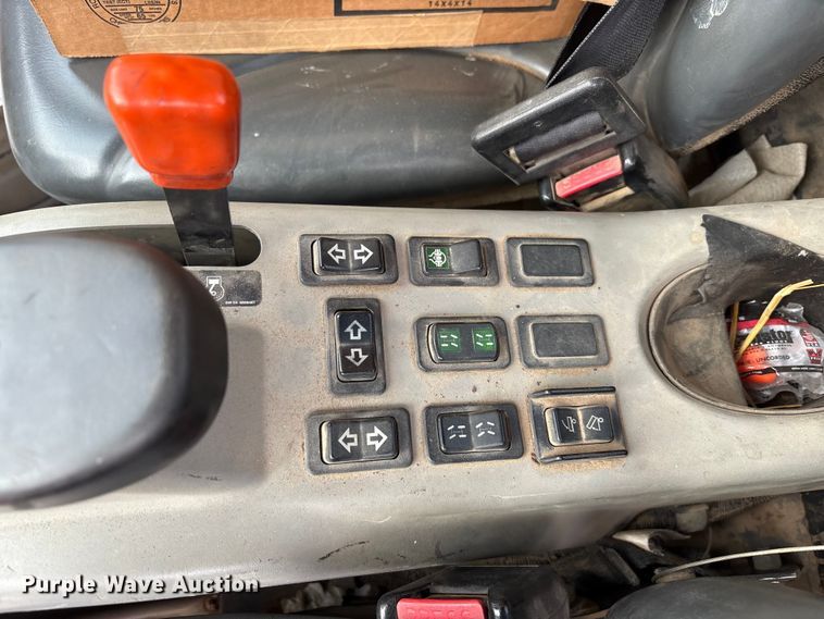 image for item FK1302 2004 Bobcat 5600 toolcat utility vehicle