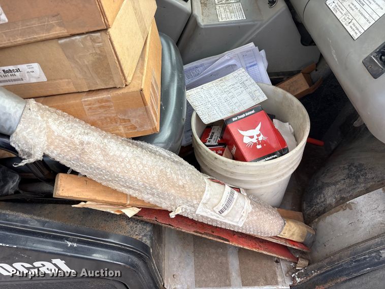 image for item FK1302 2004 Bobcat 5600 toolcat utility vehicle