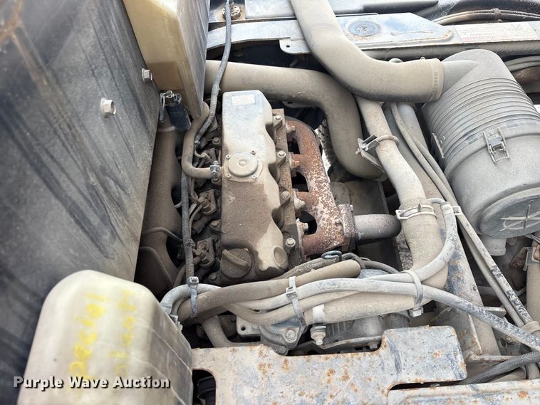 image for item FK1302 2004 Bobcat 5600 toolcat utility vehicle