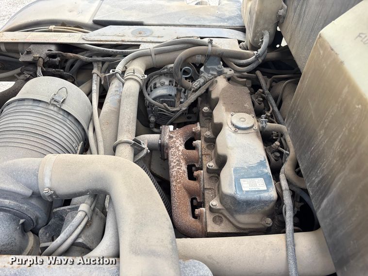 image for item FK1302 2004 Bobcat 5600 toolcat utility vehicle