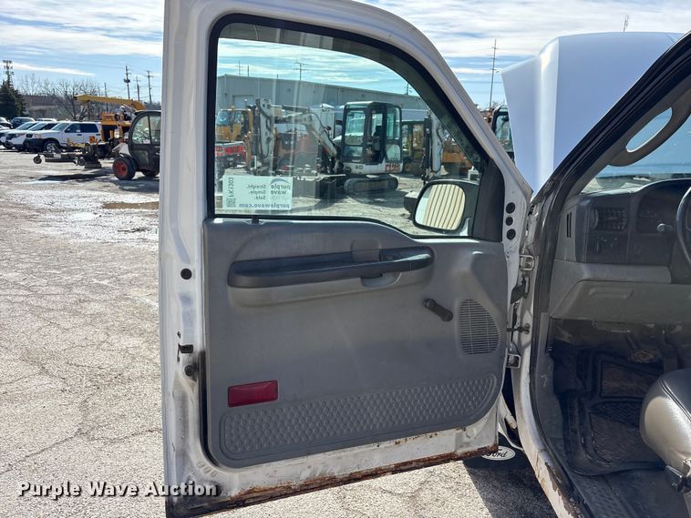 image for item FK1303 2007 Ford F250 Super Duty pickup truck