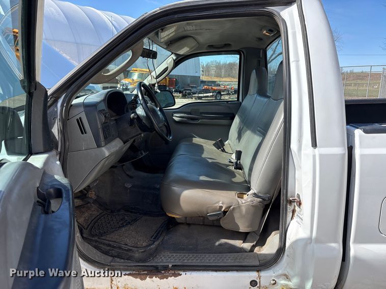 image for item FK1303 2007 Ford F250 Super Duty pickup truck