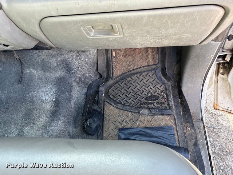 image for item FK1303 2007 Ford F250 Super Duty pickup truck