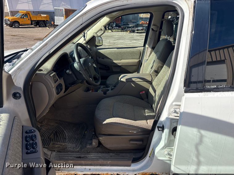image for item FK1304 2005 Ford Explorer SUV