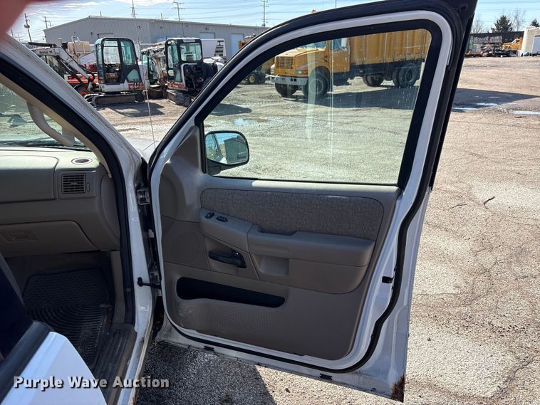 image for item FK1304 2005 Ford Explorer SUV