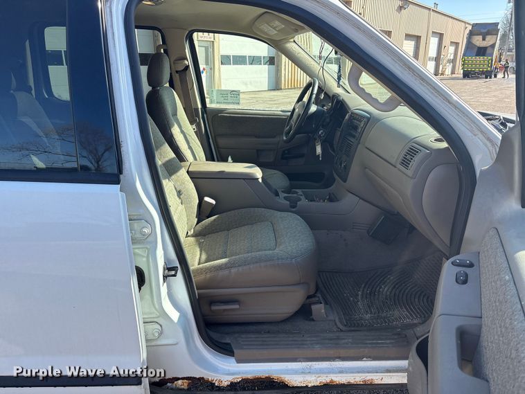 image for item FK1304 2005 Ford Explorer SUV