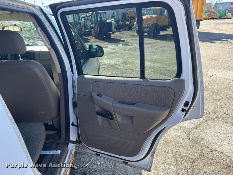 image for item FK1304 2005 Ford Explorer SUV