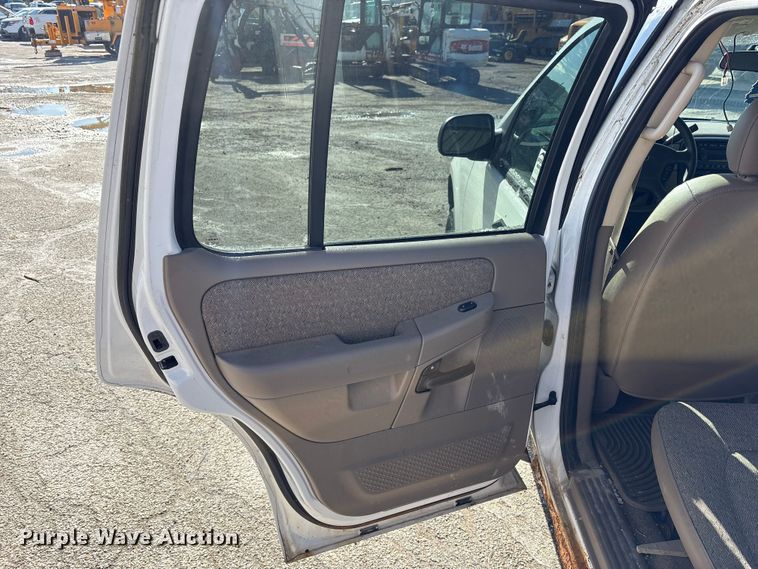 image for item FK1304 2005 Ford Explorer SUV