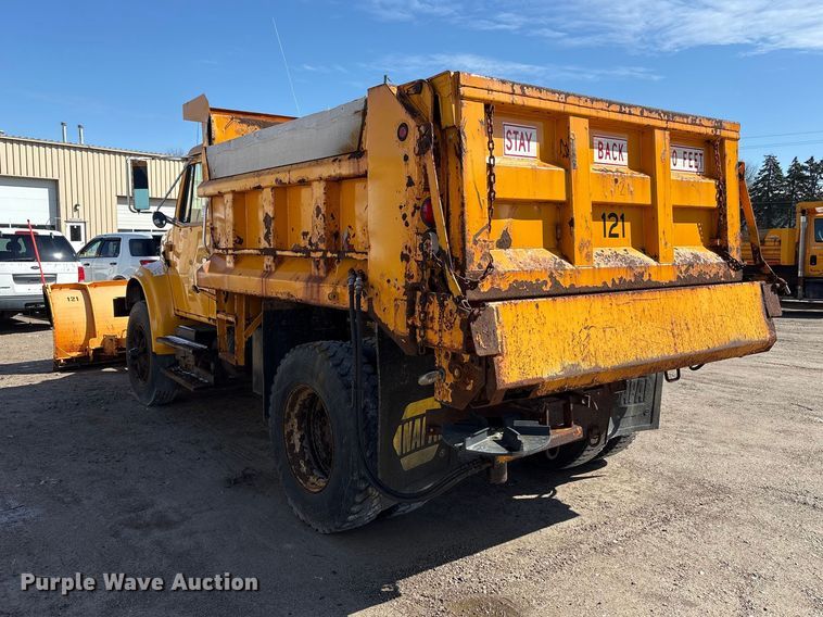 image for item FK1307 1994 International 4900 dump truck