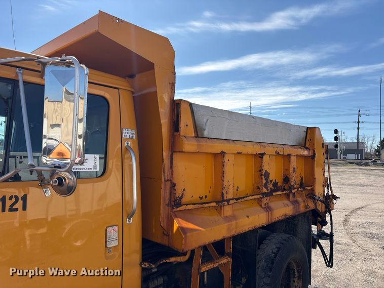 image for item FK1307 1994 International 4900 dump truck