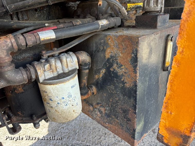 image for item FK1307 1994 International 4900 dump truck